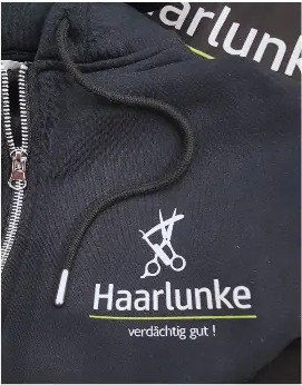 Hoodie mit Haarlunke-Logo auf der Brust